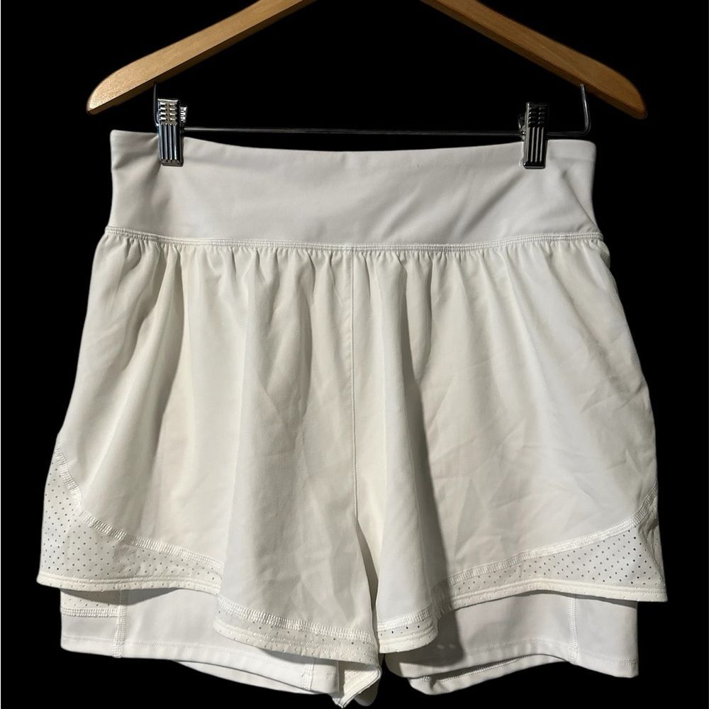 SPANX Shorts Built-in Liner Short - White. Size XL